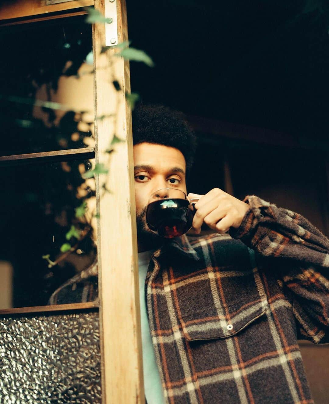 Blue Bottle Coffeeのインスタグラム：「The next taste of @samraorigins is coming soon. Samra Origins is a brand and product line co-created with @theweeknd to celebrate Ethiopian culture and coffee excellence. Follow along to be the first to know about new coffee and capsule releases.」