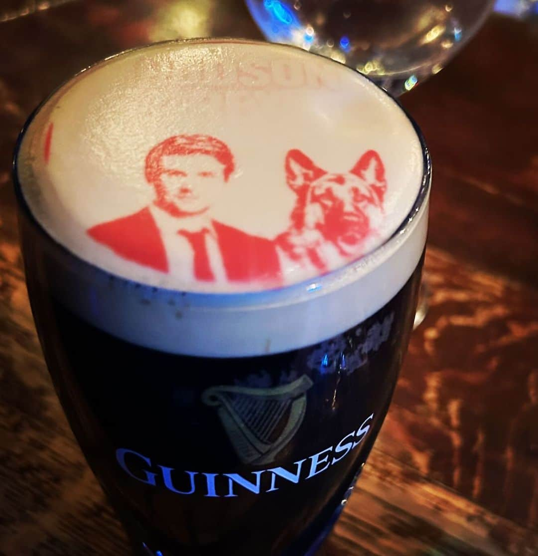 ミーガン・オリーのインスタグラム：「I never knew being immortalized in beer would be this cool..! Congratulations on 100 episodes @johnny_reardon_  @hudsonandrex huge accomplishment to all!」