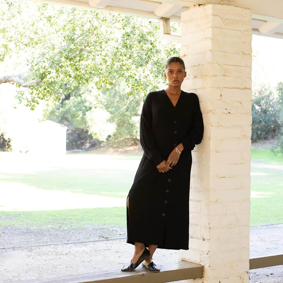 レイチェルパリーのインスタグラム：「Kandia in the Long Cardigan」