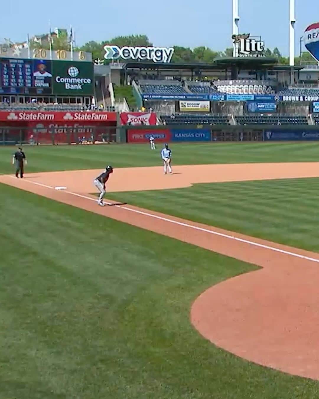MLBのインスタグラム：「We continue making our way through the Top 100 Plays of 2023 with Nos. 70-61!」
