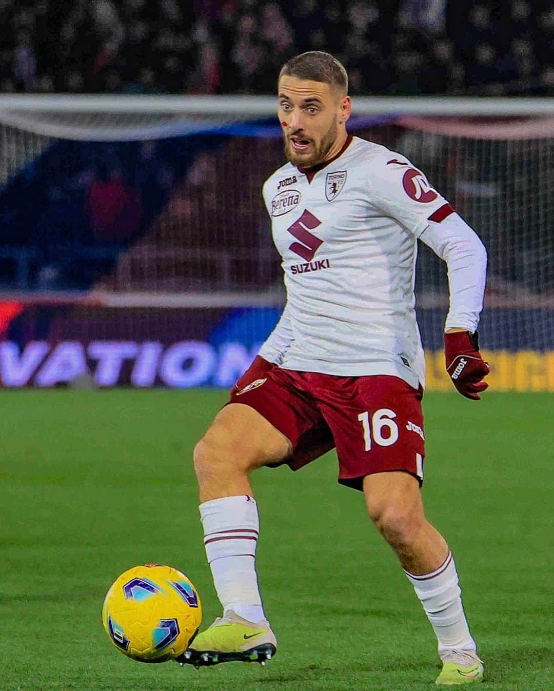 トリノFCのインスタグラム：「Di nuovo in campo per il secondo tempo! ⏱️  #SFT | #BolognaTorino」