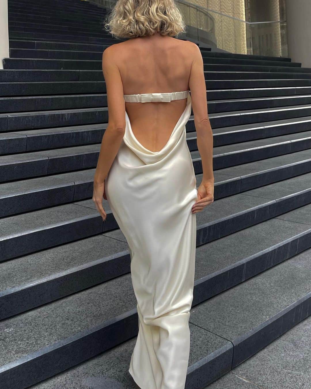 エルザ・ホスクのインスタグラム：「🤍」