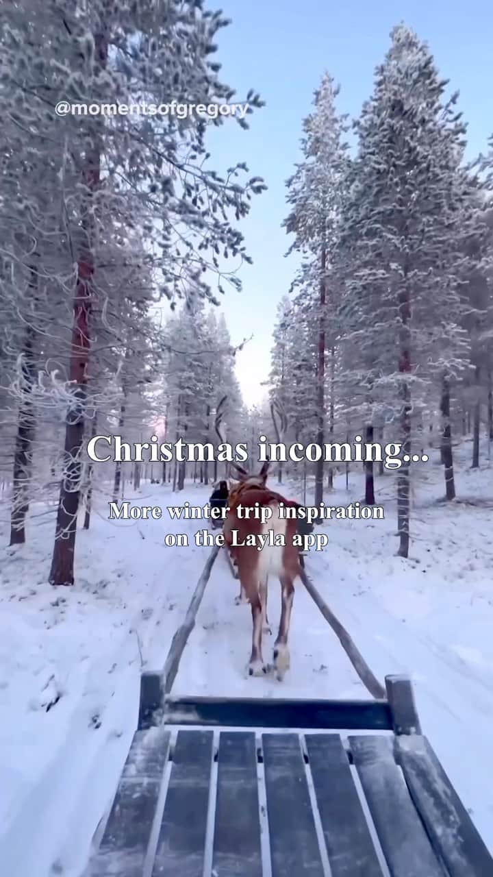 BEAUTIFUL DESTINATIONSのインスタグラム：「guys, christmas is almost here and I’m way too excited. bring on the tinsel, snowball flights and flights to winter wonderlands.  if you’re in desperate need of a winter trip (relatable), head to my bio (@justasklayla) and download my app! we can chat all about what you’re looking for on your next trip. I’ll find you a cozy cabin, a festive town or even the northern lights…or all three. if you don’t love the snow (no hate, I love the grinch), I can show you some sunnier spots!  #justasklayla #christmas #christmas2023 #wintervacation #wintertrip #travelplanner #travelinspiration #bucketlist #bucketlisttravel」