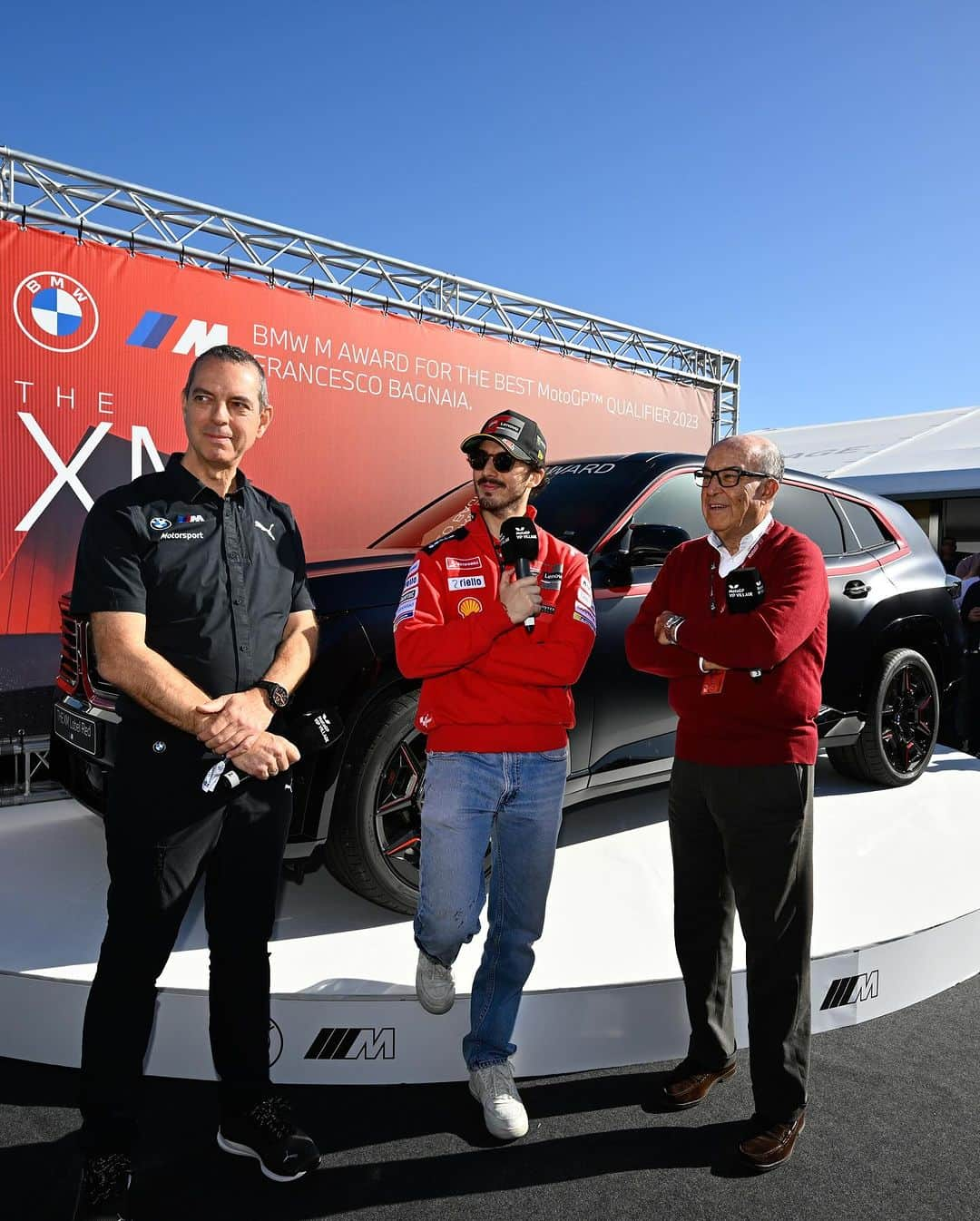 MotoGPさんのインスタグラム写真 - (MotoGPInstagram)「@pecco63 is not only the 2023 #MotoGP World Champion, but also the best qualifier of the season! ⏱️ And here's the moment he received the keys of his brand new @bmwm car! 🤩  #ValenciaGP 🏁 #Motorsport #Racing」11月28日 6時07分 - motogp