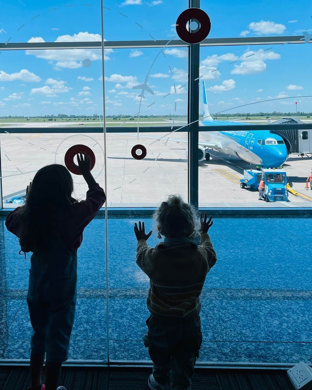 エマニュエラ・デ・パウラのインスタグラム：「Próxima parada… ✈️🇧🇷」