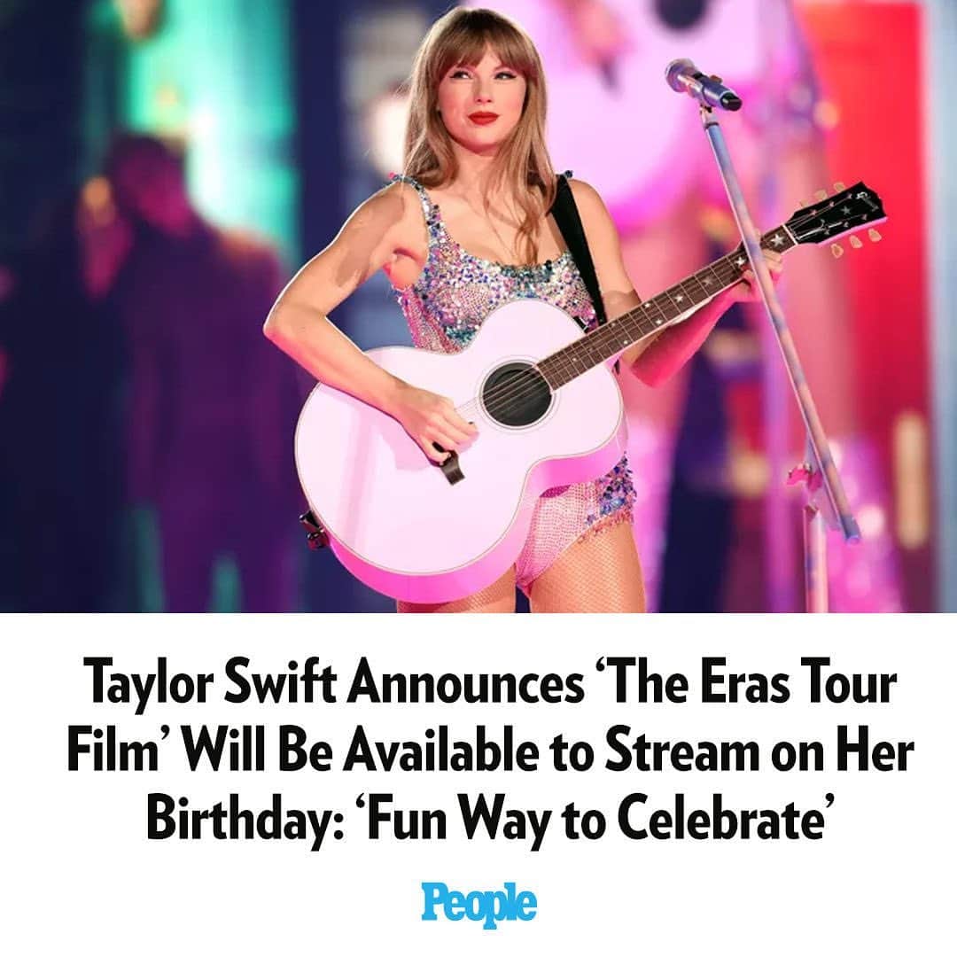 People Magazineのインスタグラム：「Taylor Swift is making everyone's homes a little bit brighter this holiday season! ✨ The singer announced that beginning on her birthday, Dec. 13, fans will have access to one of the year’s most coveted tickets from the comfort of their home. 💗🎤 Tap the link in bio for more details. | 📷: Getty」