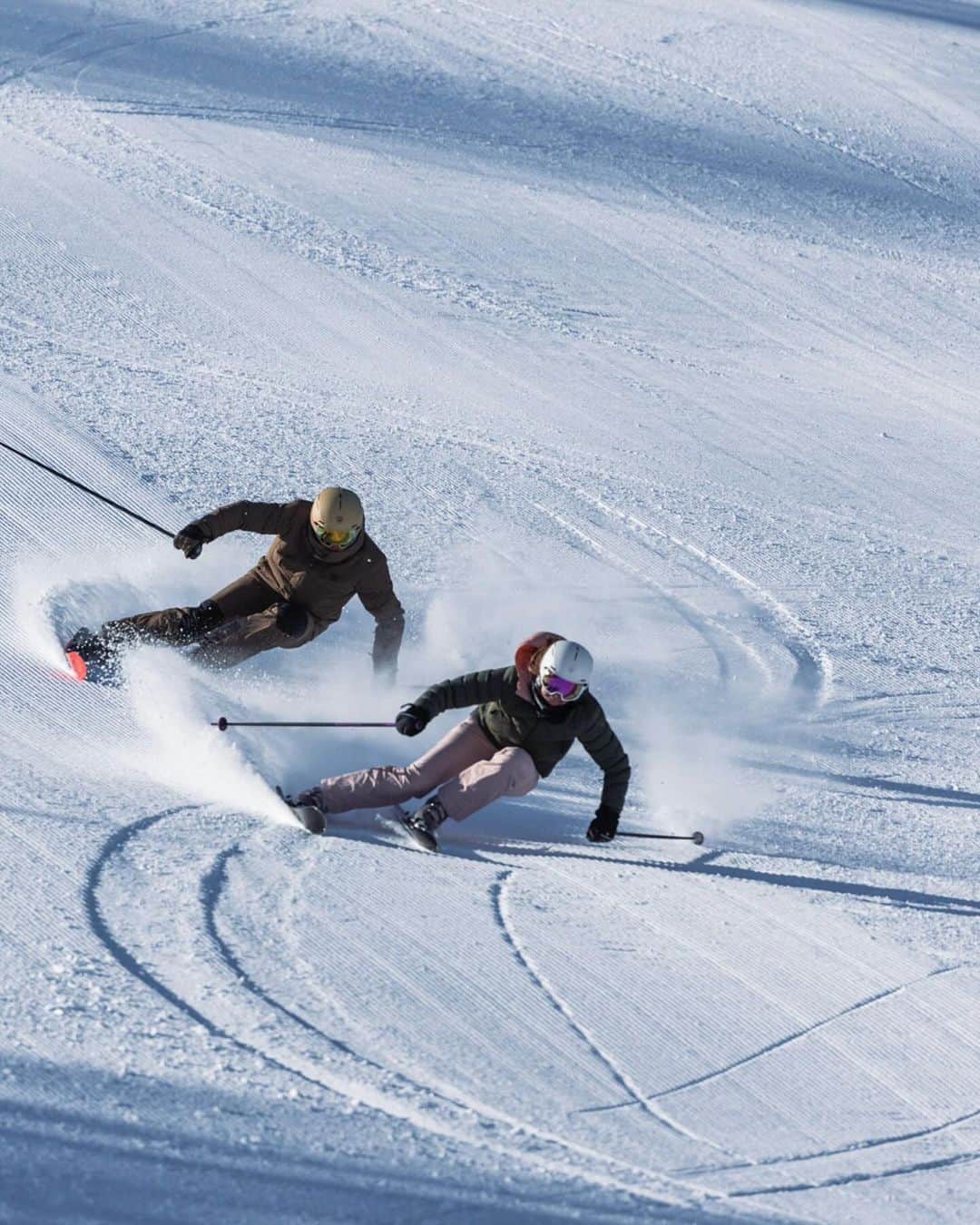 ロシニョールのインスタグラム：「The most versatile ski to explore the mountain in the resort and beyond: Experience 86 Basalt! 🔥  Titanal layers, a wood core and an 86mm waist create a versatile and stable platform for charging across changing snow conditions. Rectangular sidewall construction delivers race-proven grip, precision and power. 💯   Ready to hit the slopes? Visit our website and discover our all mountain range, for men and women.  #Anotherbestday #wintergear 📸 @jeremy_bernard_photography」