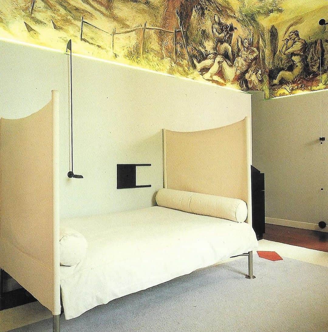 Meganのインスタグラム：「Madame Mitterrand’s Paris bedroom 〰️ interior and bed by Philippe Starck and ceiling painting by Gerard Garouste ⚡️via 〰️ @casa_veronica」