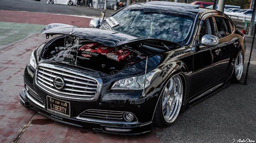のインスタグラム：「#JAutoShow #SONYFX3 #carphotographer #50mmf12gm #トップスタイル #トップスタイル杯 #vipcar #VIPSTYLE #VIPSEDAN #sedankings #sedangang #vipカー #shakotan #車高短 #51シーマ #シーマハイブリッド #libertyvip」