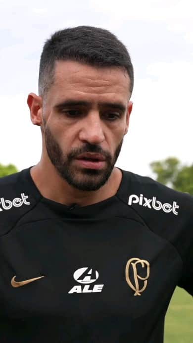 コリンチャンスのインスタグラム：「🎙️ Fala, Renato Augusto! ⚽️  Confira o que o camisa 8️⃣ do Timão falou sobre o duelo de amanhã, contra o Vasco!  Assista completo no Universo SCCP 👉 link na bio  📹 @raphamartinezvideo  #VaiCorinthians」