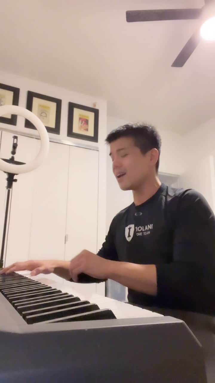 テリー・レオンのインスタグラム：「Some #steviewonder - just for fun. #ribboninthesky」