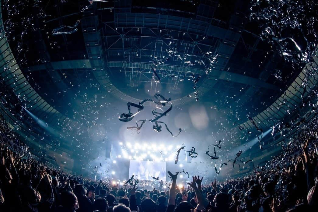 BAND-MAIDのインスタグラム：「#bandmaid #yokohamaarena #横浜アリーナ photo by MASANORI FUJIKAWA」