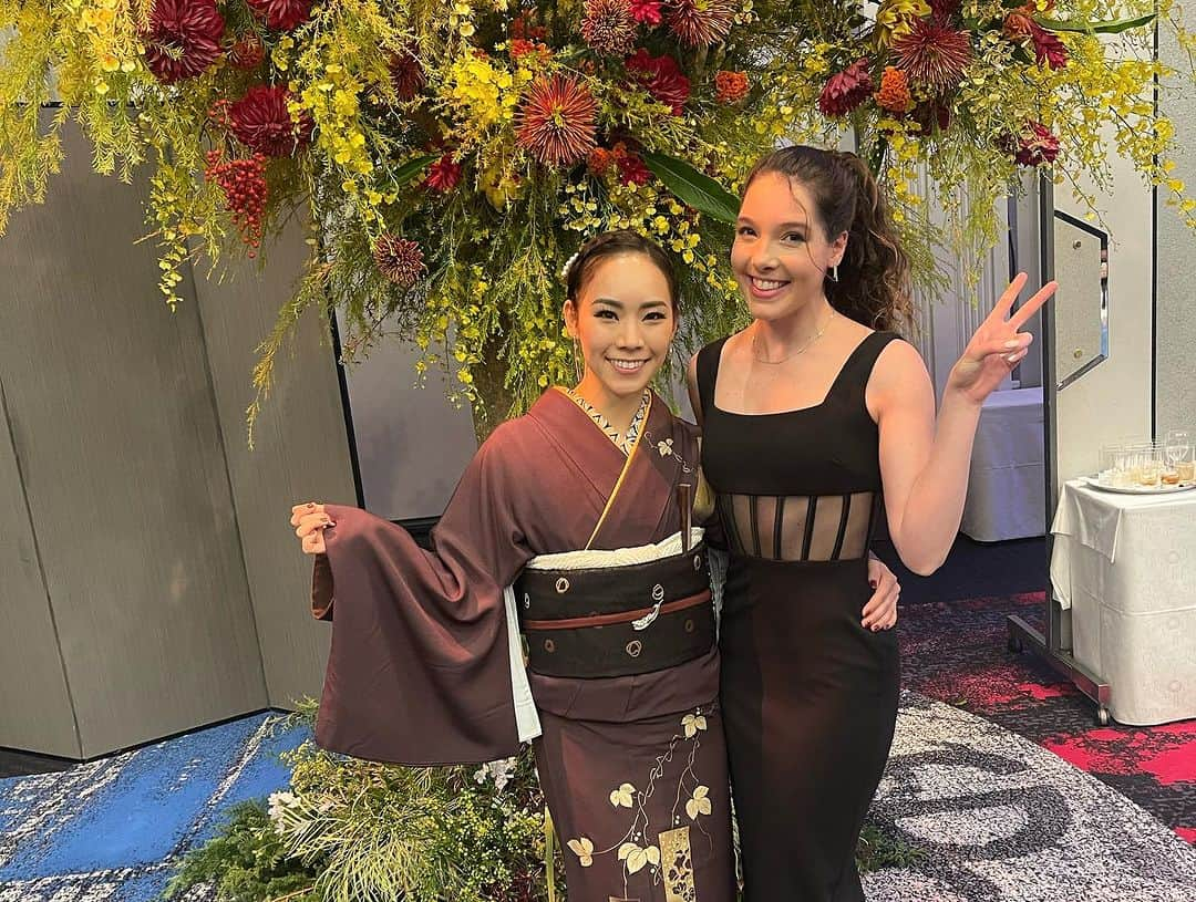 小松原美里さんのインスタグラム写真 - (小松原美里Instagram)「Banquet 🌸 Happy to celebrate with amazing humans!  Kimono, Styling by my mom Accessories of my grandma  3 generations collab 👘･:*  母の着物達と祖母の小物で 母に着付けて頂きました😊🌸👘  #着物 #kimono」11月28日 8時13分 - missatoooo