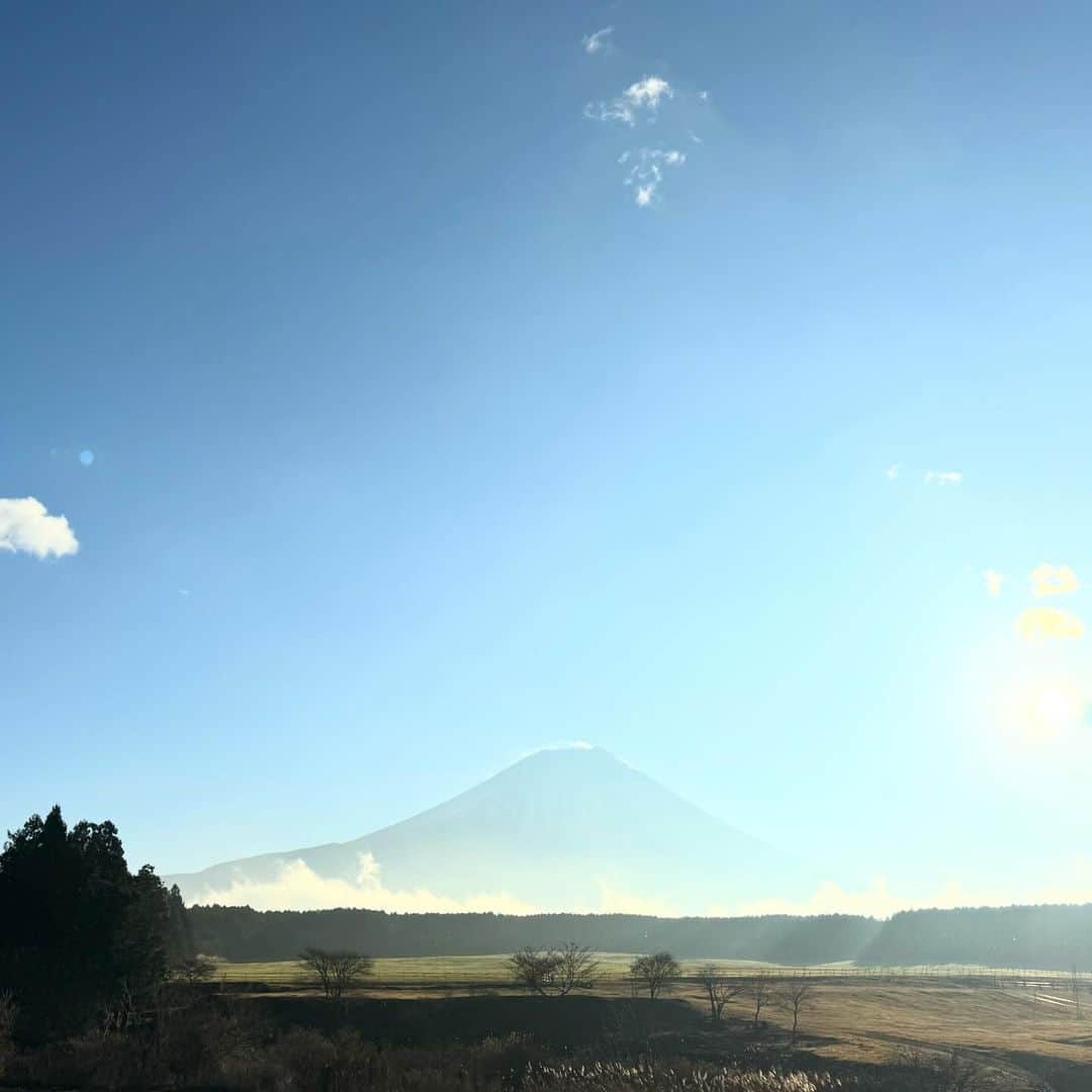 菊地哲さんのインスタグラム写真 - (菊地哲Instagram)「朝5に起きてMt.Fujiを見ながら男のポトフを作ったとこ💪今からゆ師匠のテントにuberするなり〜」11月28日 8時19分 - greatzupper