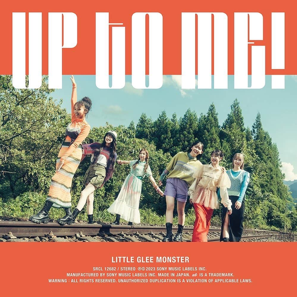 Carlos K.のインスタグラム：「■RELEASE INFO■   2023.11.22 new release!!!  Little Glee Monster Single「UP TO ME」  作詞/作曲/編曲をさせていただきました！  MVや歌唱動画、皆さんの感想を見る度に嬉しくなります🔥 これからも沢山の人の背中を押していってくれたら嬉しいです！ ぜひ聞いてください！  #リトグリ_UPTOME」