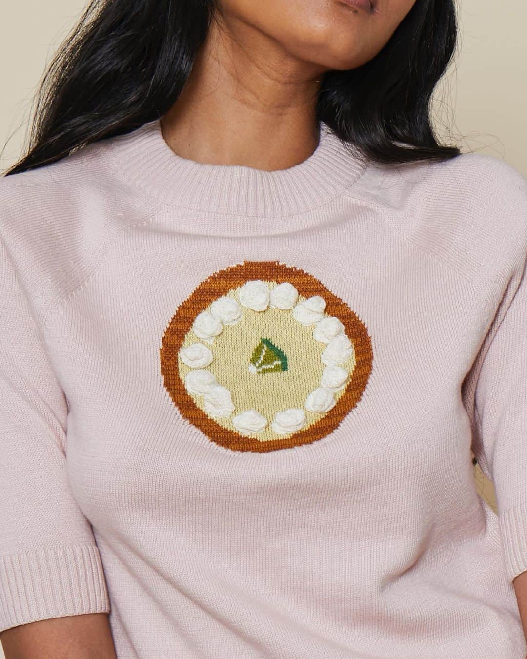 レイチェル アントノフのインスタグラム：「🍭LAST FEW HOURS TO TAKE 30% OFF ALL SWEET TOOTH STYES!🍬」