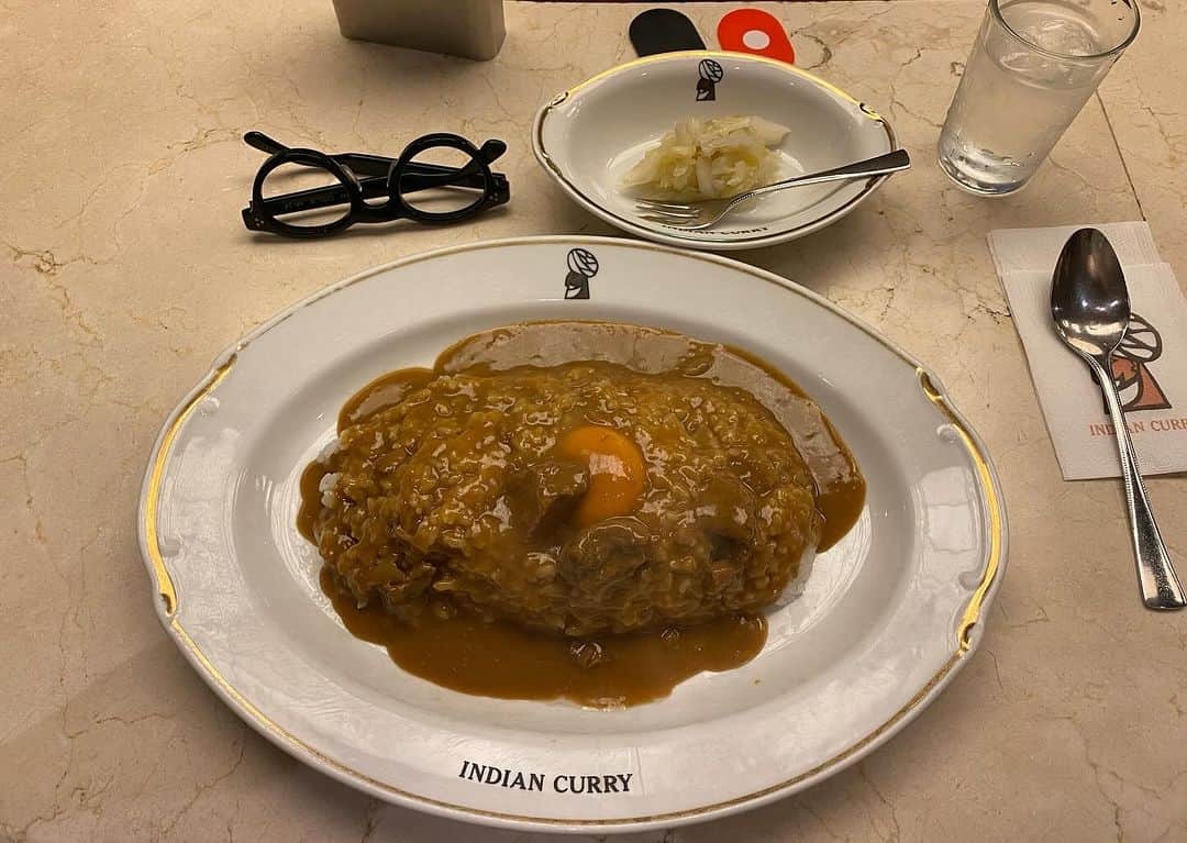 なごむのインスタグラム：「※ はい。優勝。  #ごはん大盛り  #ルー大盛り  #たまごのせ  #ルー大盛り と #ルー大柴 は似て非なるもの」