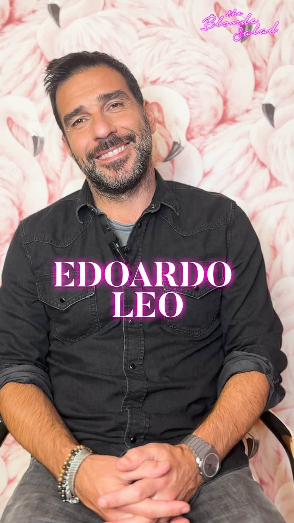 Blonde Saladのインスタグラム：「If you still haven’t met Leo the lizard, it’s time to go on @netflixit ! The new animated film entitled LEO features a lizard, who in the Italian version has the voice of @edoardoleo 🦎   Italian actor, voice actor, screenwriter and director Edoardo Leo had already voiced Timon in The Lion King (2019) and this time he is instead the interpreter of a 74-year-old lizard who wants to live its last adventure. In our Meet&Pink appointment, we asked Edoardo Leo some curiosities, from his passion for his hometown, his artists of reference and that memory linked to the colour pink, not exactly one of his favourites.   #Netflix #Leo #Leothelizard #AnimatedMovies #EdoardoLeo #TheBlondeSalad」