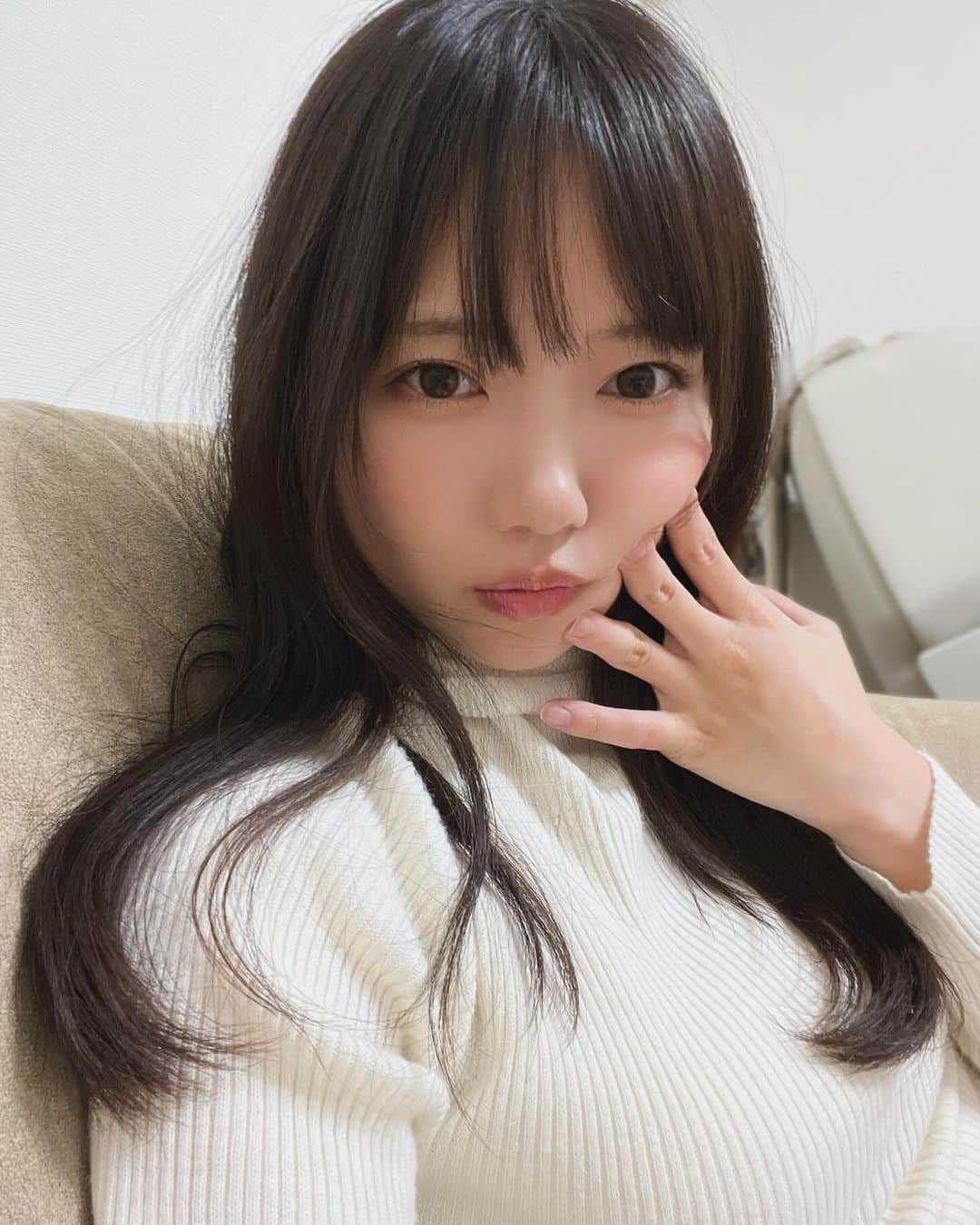 齊藤京子さんのインスタグラム写真 - (齊藤京子Instagram)「お仕事から帰ってきてゴロゴロ😌」11月28日 19時53分 - saitokyoko_official