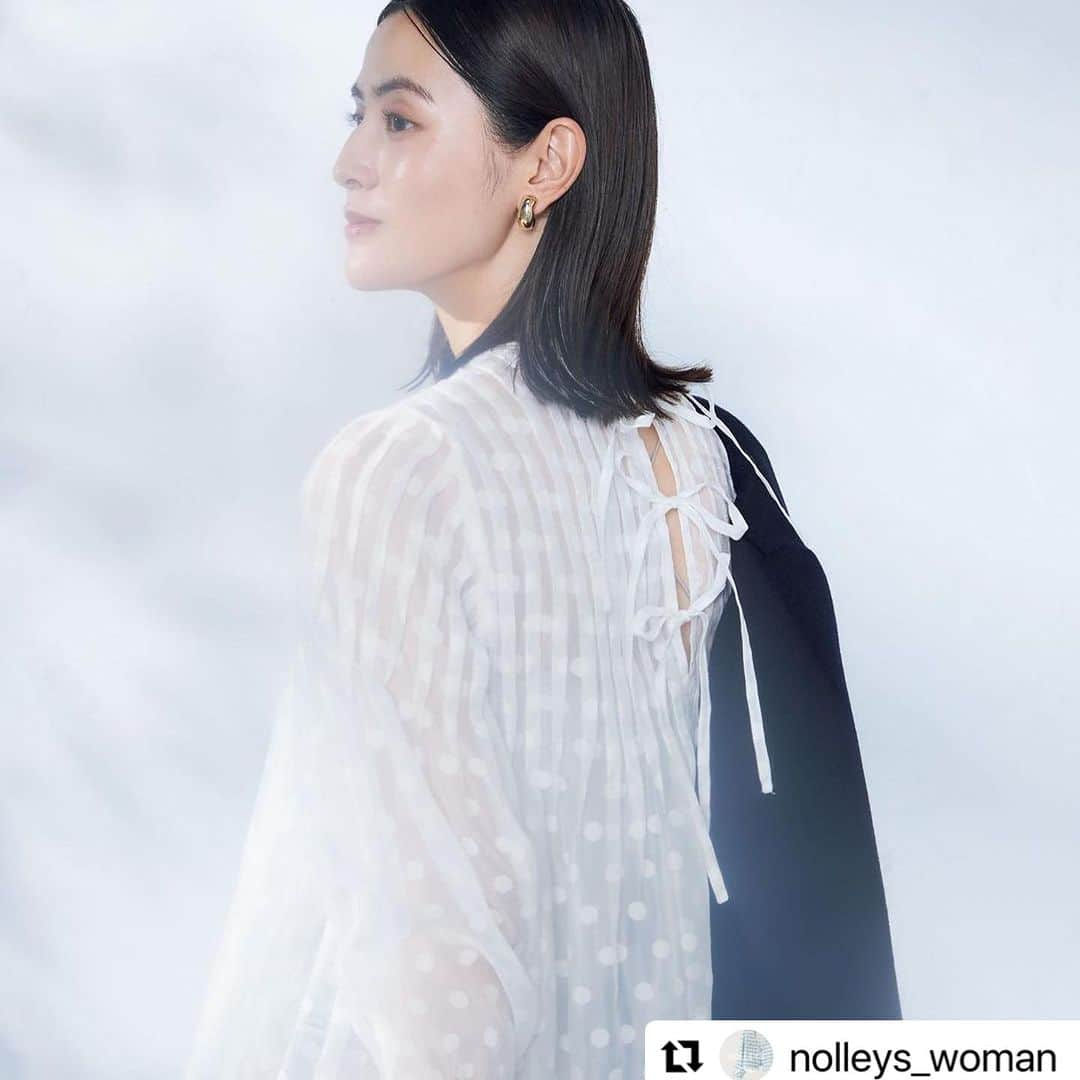 岩田絵莉佳さんのインスタグラム写真 - (岩田絵莉佳Instagram)「【NOLLEY'S】 2023 winter look公開  ノーリーズらしい爽やかで優しいきちんとしたスタイルをベースに、より華を添えるスタイルを提案する今季  #nolleys #2023aw  #winter  #tokyo #osaka  #blue  #japan  #shopdisplay  #コート  #ノーリーズ #ジャケットコーデ  #コートコーデ  #ootd  #紺ブレ  #デメリエ  #ワンピースコーデ  #大人女子 #大人可愛い #綺麗目コーデ  #入学式コーデ #卒業式コーデ #ママコーデ #通勤コーデ #冬コーデ  #クリスマス  #きれいめファッション  #きれいめコーデ #オトナ女子  #結婚式コーデ」11月28日 19時54分 - 15erika11