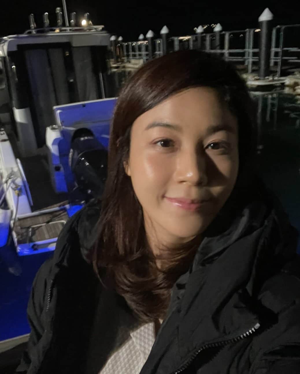キム・ハヌルのインスタグラム：「추운 날.. 따뜻하게 챙겨 입으세요🧣」