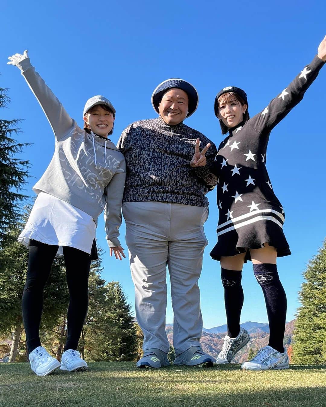 吉田沙保里さんのインスタグラム写真 - (吉田沙保里Instagram)「来月のコンペに向けて 急遽ゴルフ練習に…😆  この季節は紅葉がとても綺麗で ついつい撮影しちゃいました🍁  来月、良いスコアが出ますように…🙏  #ゴルフ #練習 #紅葉 #豊ノ島 #登坂絵莉」11月28日 18時40分 - saori___yoshida