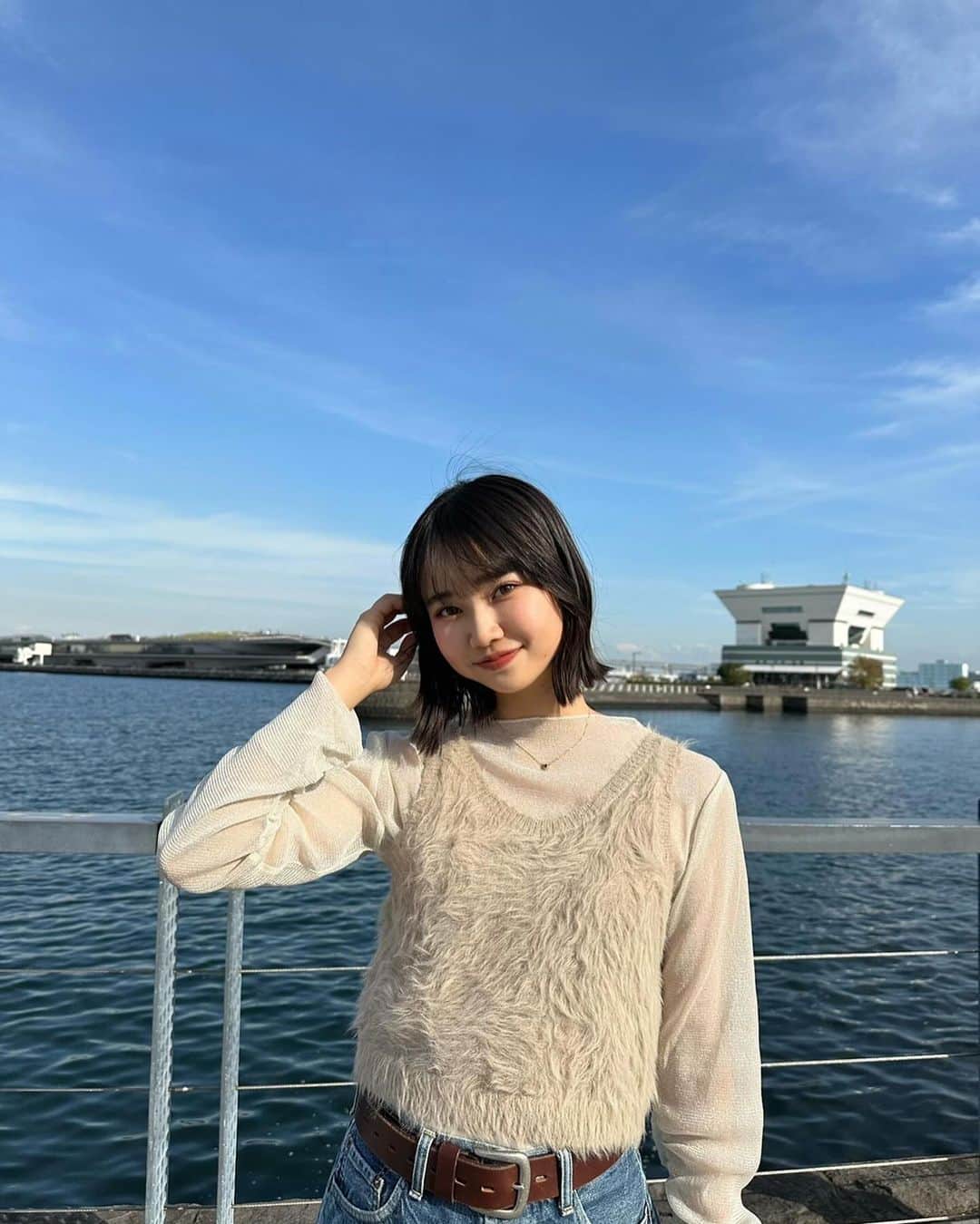仲吉玲亜さんのインスタグラム写真 - (仲吉玲亜Instagram)「⁡ ⁡ ⁡ ⁡ ⁡ ⁡ 久しぶりに濃い赤リップつけたかも ⁡ ⁡ 以上ちょっとお出かけした日でした☺︎ ⁡ ⁡ ⁡ #横浜 #海 #赤リップ」11月28日 18時43分 - reianakayoshi_official