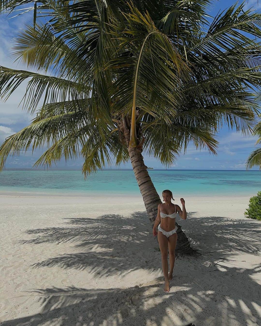 のインスタグラム：「Never met an island I didn't like」