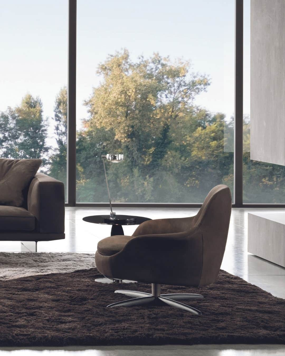 Minotti Londonのインスタグラム：「The elegant and airy Sendai family of seats expands, with a new enveloping sofa, a comfortable swivel armchair with armrests and a footstool.  The new pieces enrich the collection, the expression of a new language for interpreting the living space, in both residential and Hospitality contexts.  The slender, harmonious solid wood shafts that characterise the Sendai family also become iconic elements of the sofa: the elegant, polished legs, the result of masterful cabinet-making skills, support the renewed, generous size of the upholstered volume, creating a light rhythm of vertical lines.  @inodasveje design.  Tap the link in our bio to explore Sendai.  #sendai #minotti #minottilondon #inodasveje #interiordesign #design #designlovers」