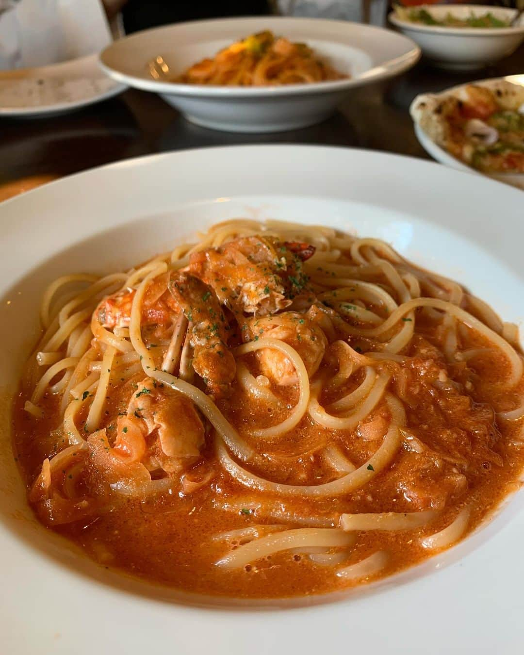 田中悦子さんのインスタグラム写真 - (田中悦子Instagram)「職場の同僚とランチ🍽️ 好きなパスタ🍝を選んで、ピッツァ🍕は 食べ放題で焼きたてが回ってくるの❣️🤣 食べすぎた🤣  今日は夜ご飯抜くつもりだったけど、 やっぱお腹空く笑 でも我慢する😣  #パスタランチ #ピッツァ食べ放題」11月28日 18時56分 - etsuko.reborn25