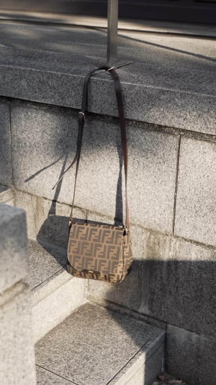 のインスタグラム：「. FENDI ズッカ柄キャンバスレザーショルダーバッグ 品番:A23110056F  ※WEB掲載済  @hedy_daikanyama  @hedy_osaka_ @hedy_worldwide   #hedy #hedy_japan #hedy_vintage #vintageshop」