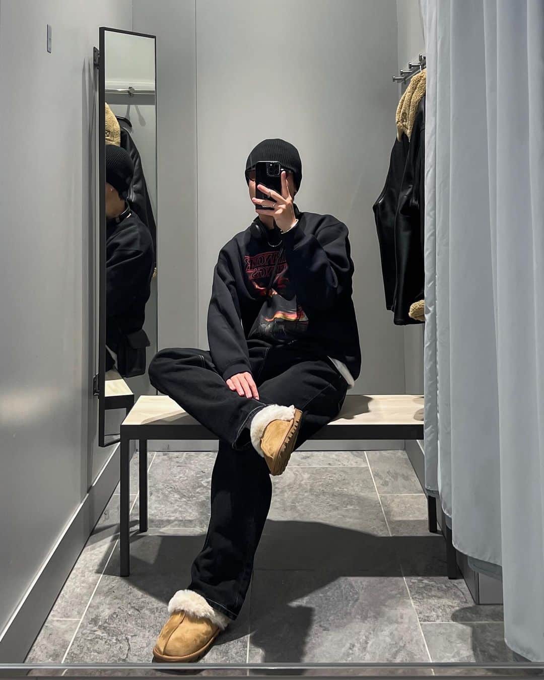 TOMOYAのインスタグラム：「. GU×Stranger Things🌏  @gu_for_all_ @strangerthingstv   #outfit #ootd #mensfashion #gu #strangerthings」
