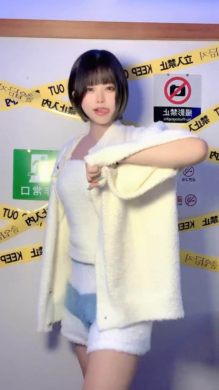 ちなぷぷのインスタグラム：「練習してたらひじ破けたんだけど笑　#TikTok#ちなぷぷ」
