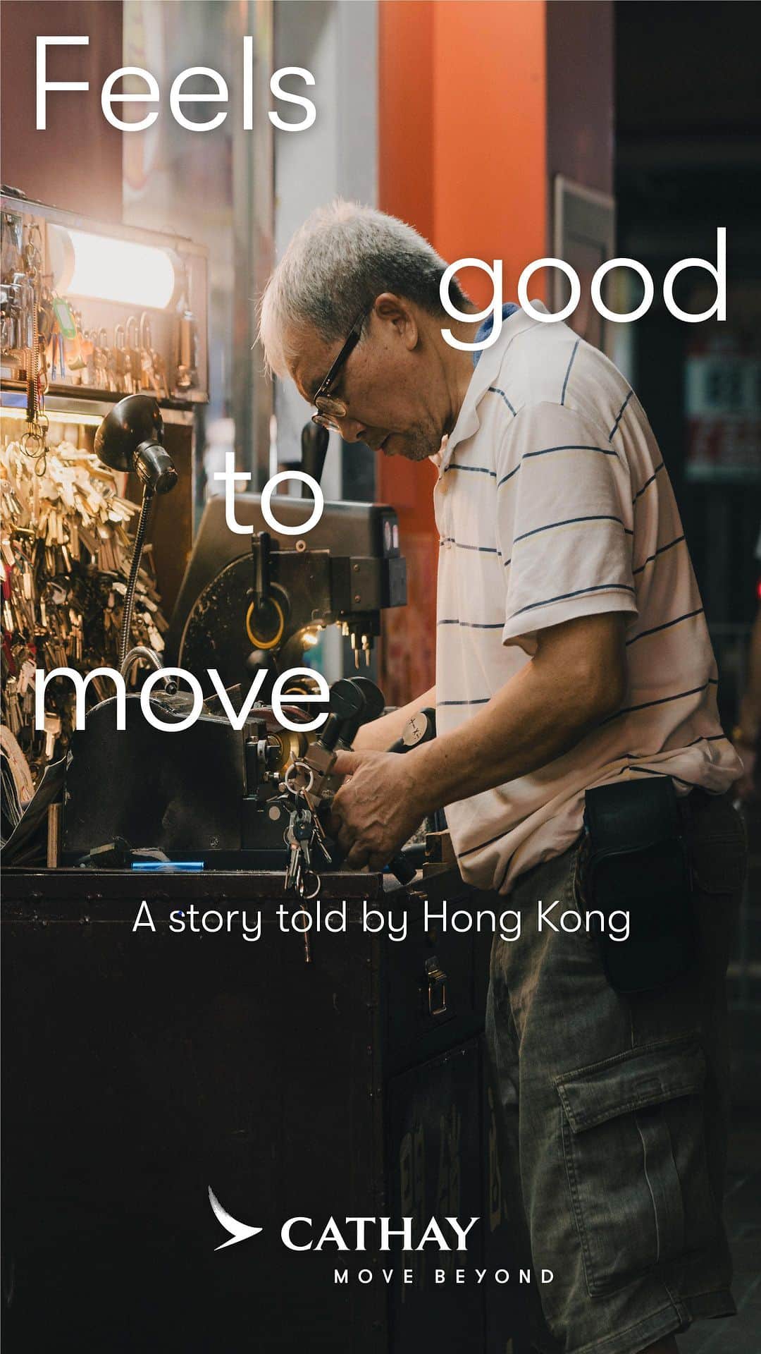 キャセイパシフィック航空のインスタグラム：「There’s no place that moves quite like home🇭🇰 ! From cyberpunk-esque streets to unstoppable movements, to the everyday ingenuity of the people, we’ve rallied local photographers to chronicle the slices of life in Hong Kong, as told by Hong Kong📸.   And don’t forget to create your #FeelsGoodToMove reel with this template❤️!  #Cathay #MoveBeyond #FeelsGoodToMove  由心起動，只因我們熱愛這個地方🇭🇰！我們誠邀一眾本地攝影師，將珍貴的人文風景盡收眼底──感受不同鏡頭下的香港，並使用我們的Reel範本，演繹你的#FeelsGoodToMove時刻❤️！  #國泰 #志在飛躍  📸@klg.gallery, @phhilchhow, @ngantonioni, @wwfotograph, @sunny_liu, @miles.graphy, @bill_mok_studio and @dean0503_travelol」