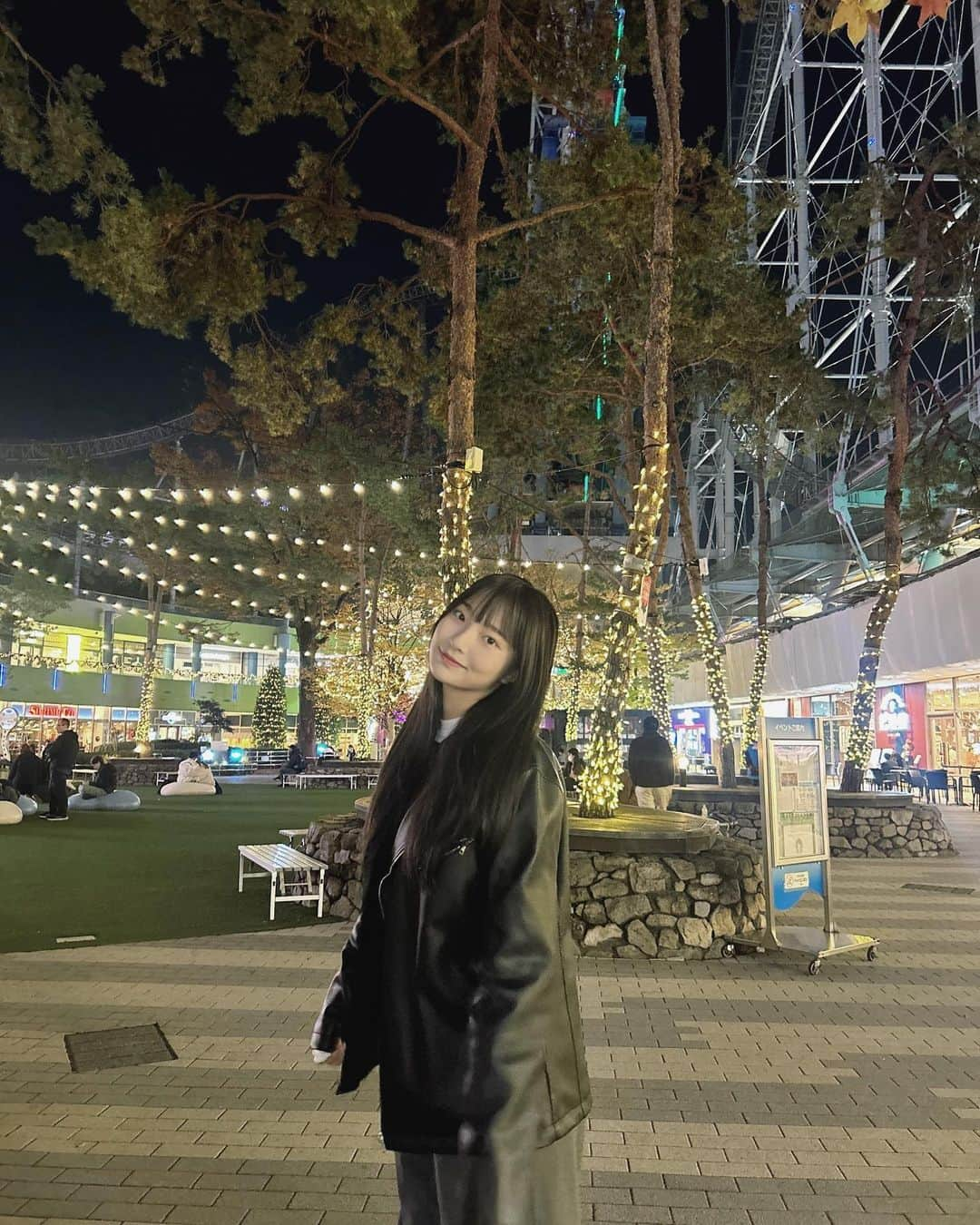 里仲菜月さんのインスタグラム写真 - (里仲菜月Instagram)「街がキラキラしてきたね〜」11月28日 19時14分 - natsuki_satonaka