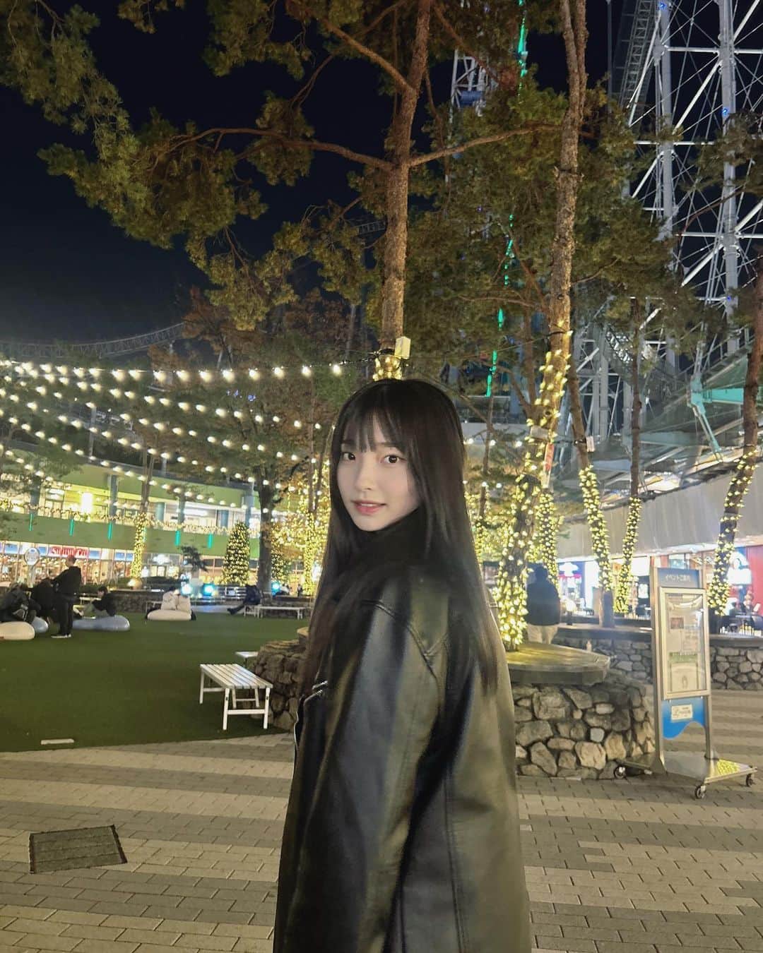 里仲菜月のインスタグラム：「街がキラキラしてきたね〜」
