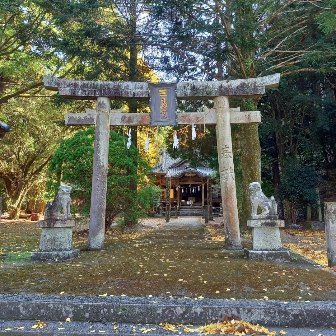 ぢゃいこさんのインスタグラム写真 - (ぢゃいこInstagram)「🍊３年ぶりの愛媛帰省🍊 土曜に新居浜でコメディのお仕事があり、その流れで３年ぶりに宇和島へ帰省できました🍊💕 会いたい人にも会えて行きたいとこにも行けて…バタバタと慌ただしかったですが、故郷を満喫できました✨ また大阪で頑張りマッスル🔥💪 あ、、雨で宇和島城に登ってトレーニング出来なかったのが心残りです😢 ※12月9日(土)NHK📺️19:30～《ブラタモリ》は宇和島市らしいです。宇和島にタモリさんが⁉️って町は大騒ぎだったそうです🤣 そして、その前日12月8日(金)NHK📺️17時～《きん５時》は宇和島出身の私ぢゃいこが出演予定ですので、こちらもお願いしマッスル💓💪 #愛媛 #愛媛県 #宇和島 #宇和島市 #宇和島城 #新居浜 #みきゃんちゃん #きん５時 #ブラタモリ #ぢゃいこ #吉本新喜劇ぢゃいこ #吉本新喜劇」11月28日 19時14分 - dyaimeshi