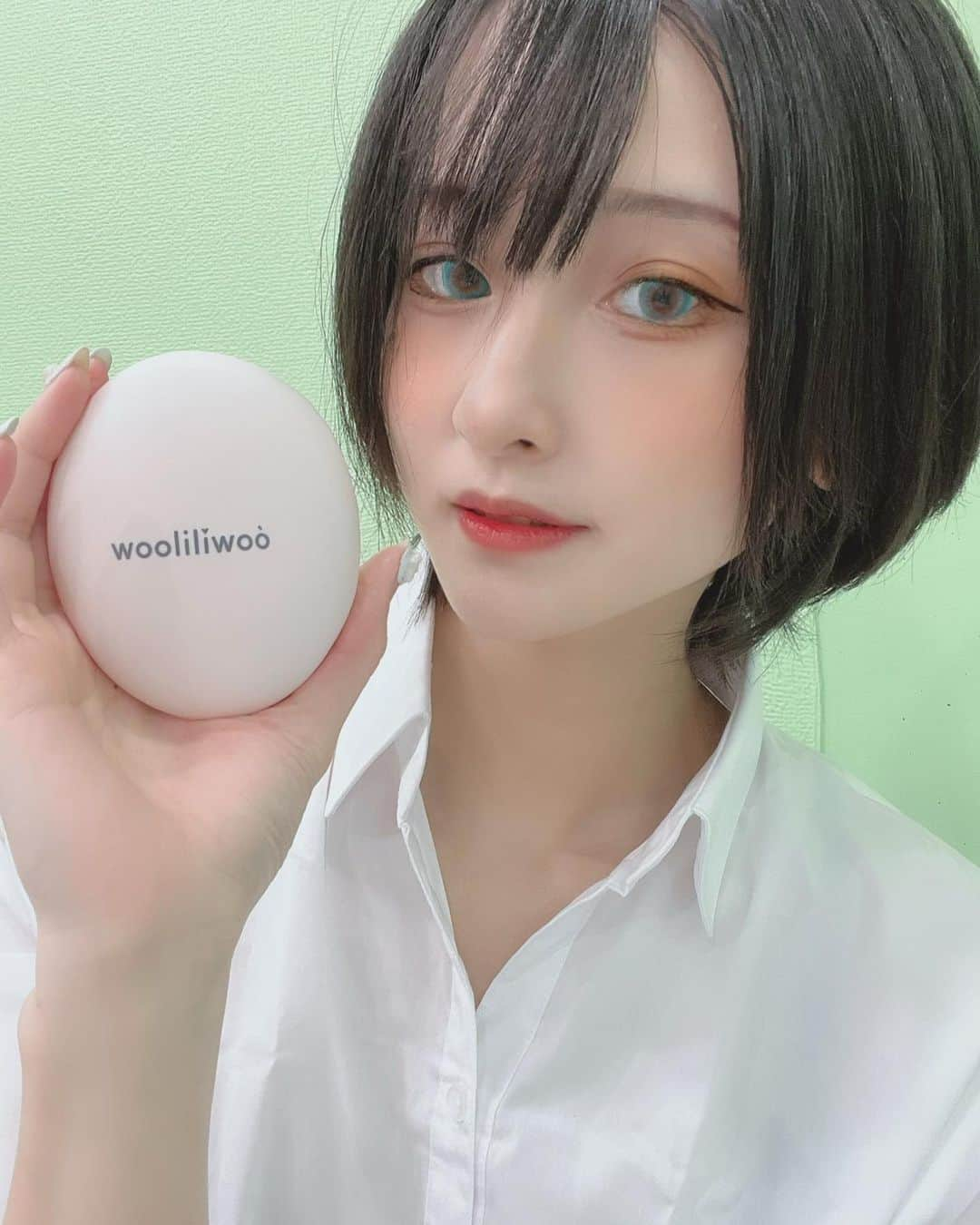 辻りんさんのインスタグラム写真 - (辻りんInstagram)「【Wooliliwoo】エッグサンバーム SPF 50+ PA++++ （@wooliliwoo2020 ）さんのご紹介です🫧  メイクアップベースと トーンアップ効果+日焼け止めが入ってる 1度に大活躍するウリリウ エッグ サンバーム🫧  すっぴんに塗って 紫外線を予防 ＼紫外線防止 SPF50+ PA++++／ トーンアップも!!😳  皮膚にも低刺激でオススメだよ🥰  使用方法はパフに適量つけ肌のキメにそって塗るだけ🥰  このウリリウ エッグ サンバーム あの本田翼ちゃんが ｢50本以上買って試した中で1番お気に入り｣と 仕上がりに感動したクッション下地なんだって😳  スーッと浸透してくれて お化粧の下地に使うと その後の化粧のノリが良くなったよ✨🎇  https://www.qoo10.jp/g/1033456647 購入ページ貼っておくね✨  #pr #インフルエンサーワークス #wooliliwoo #ウリリウ #エッグサンバーム #本田翼 #サンバーム #韓国コスメ」11月28日 19時34分 - tsujilean