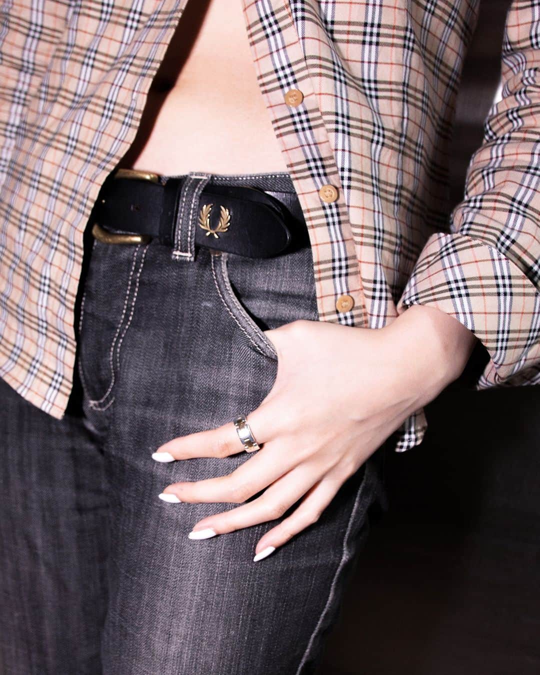 ファッションプレスさんのインスタグラム写真 - (ファッションプレスInstagram)「.  本田 有希 Yuuki Honda(@__qlll__)  23歳・学生  shirt #バーバリー #burberry pants #ルイヴィトン #louisvuitton boots #ドクターマーチン #drmartens ring #ティファニー #tiffanyandco   #fashionpress #fashionpresssnap」11月28日 19時34分 - fashionpressjp