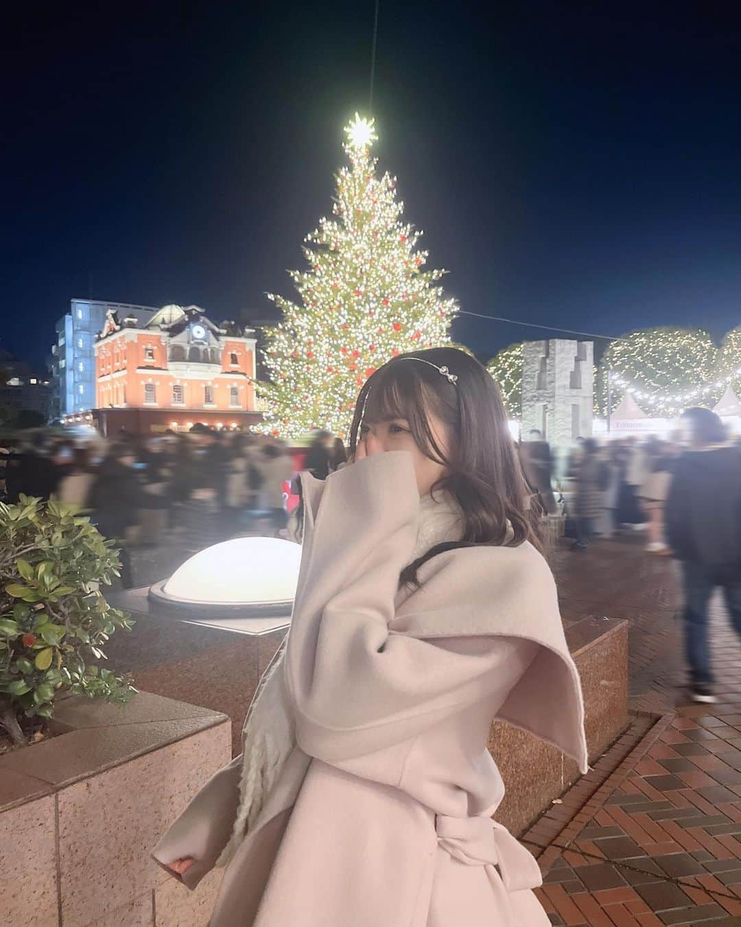 薮田こももさんのインスタグラム写真 - (薮田こももInstagram)「夜、不意に見る景色がキラキラしてて幸せです🪞✨  ・ ・ ・    #恵比寿ガーデンプレイス #イルミネーション #イルミネーション2023 #イルミネーションデート #イルミ #恵比寿 #frayid #furfur」11月28日 19時49分 - yuri_selfish