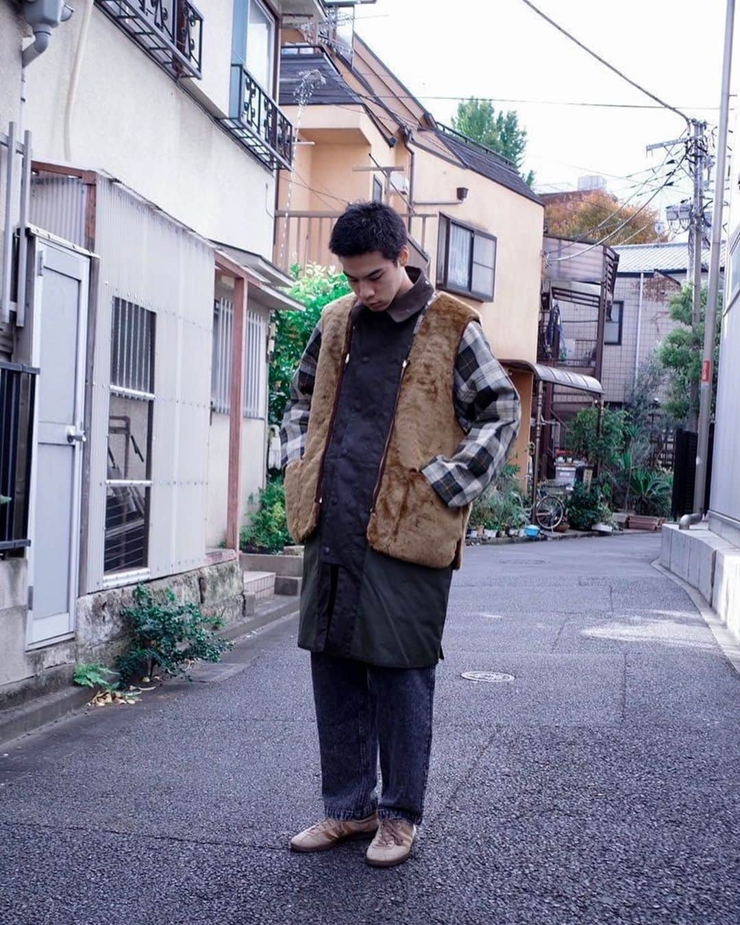 JOURNAL STANDARD 表参道さんのインスタグラム写真 - (JOURNAL STANDARD 表参道Instagram)「【 BARBOUR × YOKE × JS 】  @barbour  @barbourjapan  @yoke_tokyo  @yoke_official_23aw  ⁡ ---------------------------------------- ⁡ style sample  -----  #journalstandard#ジャーナルスタンダード  #harajuku#omotesando#mensfashion#mens#styling#coordinate#streetwear#23aw#unisexfashion#原宿#表参道」11月28日 13時00分 - jsomotesando