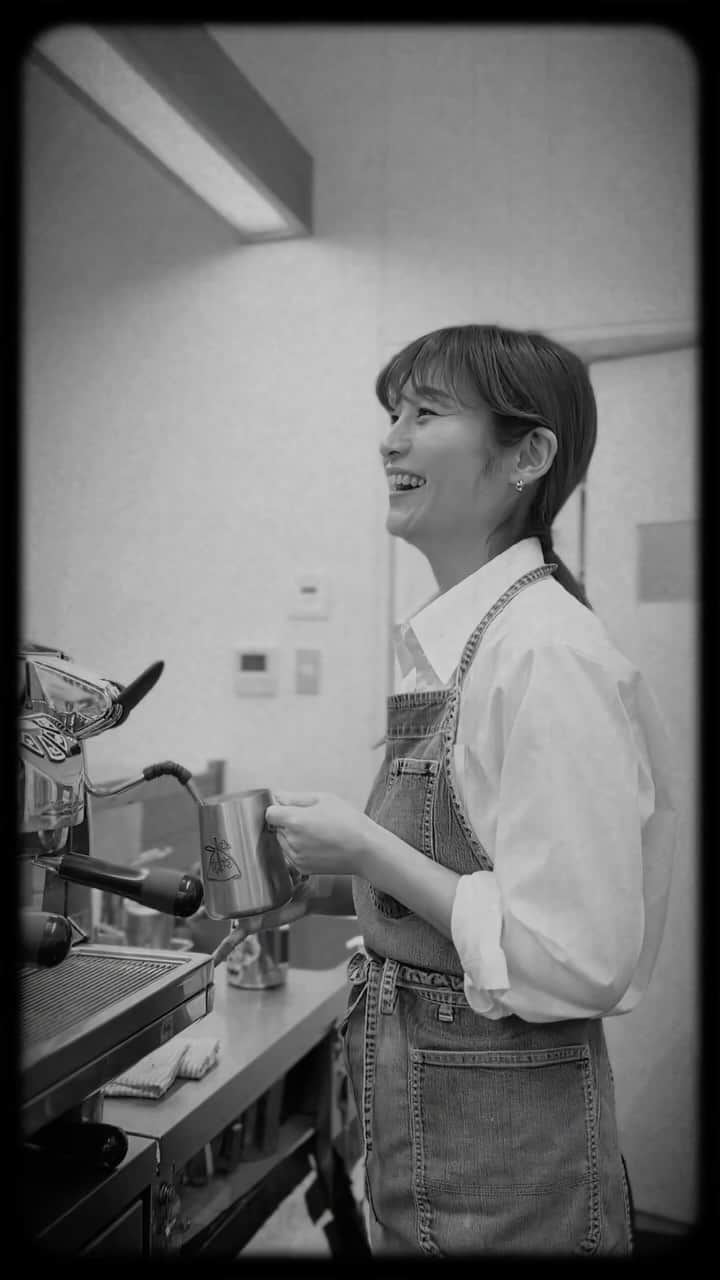 畑中奈緒美のインスタグラム：「• DOWN STAIRS  COFFEE 完。  ☕️🫶🏼  #downstairscoffee」