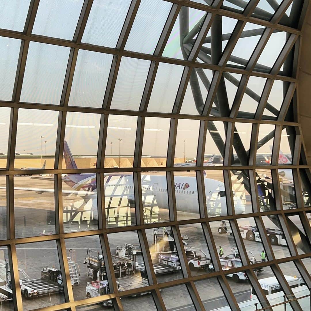 タイ航空のインスタグラム：「This view is a sign for a new journey! Allow us to take you to the destination you desire. Fly THAI, smooth as silk.」