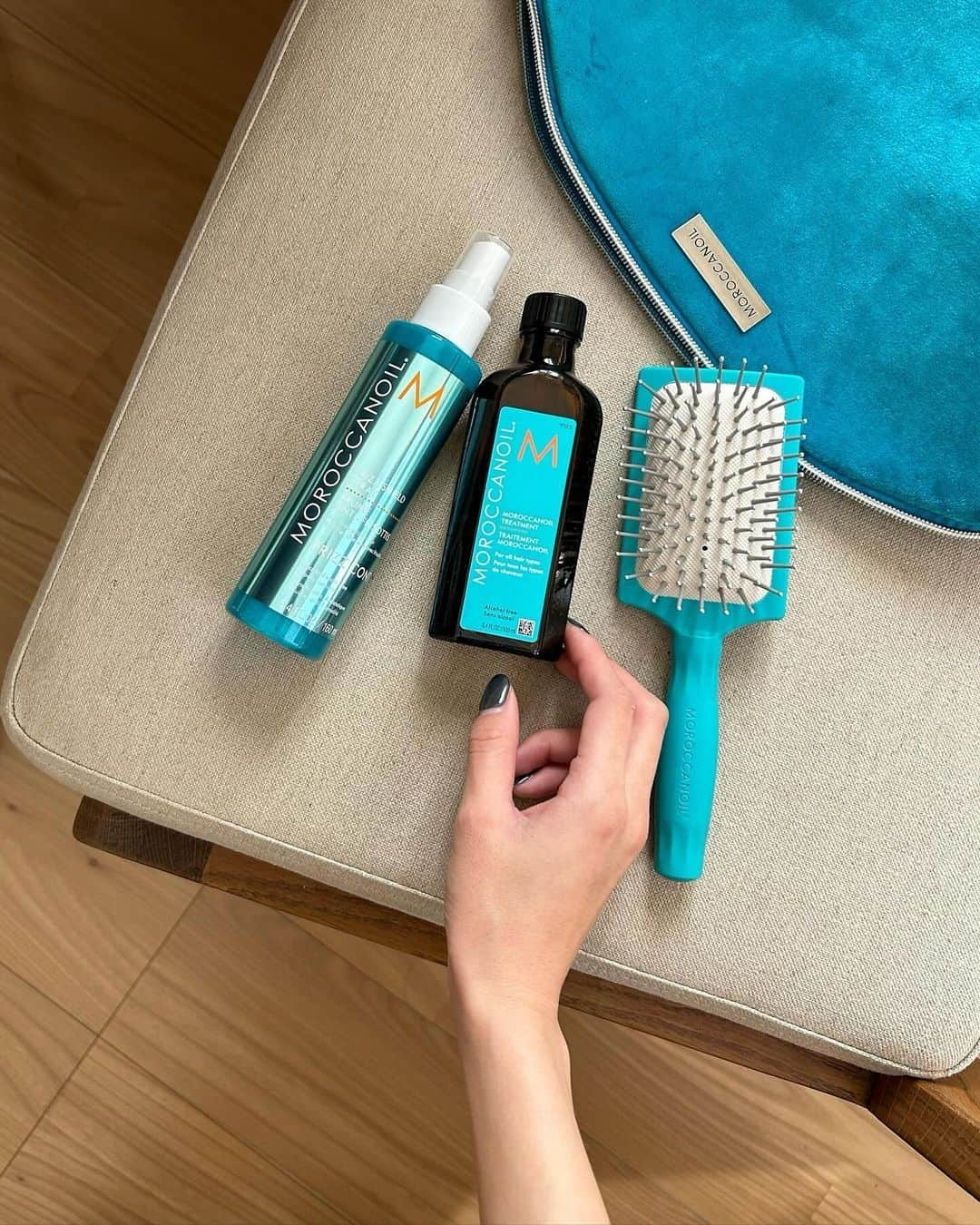 木下桜さんのインスタグラム写真 - (木下桜Instagram)「. @moroccanoil_jp  乾燥や摩擦などうねりの原因から髪の毛を守ってくれる モロッカンオイル フリッズ シールド スプレー🍃 冬は髪の乾燥とか静電気に悩んどったけん 大助かり、、😮‍💨🫱🏻‍🫲🏼❤️‍🔥  #PR #フリッズシールドスプレー  #モロッカンオイル  #moroccanoil」11月28日 12時00分 - yo_kinoshita