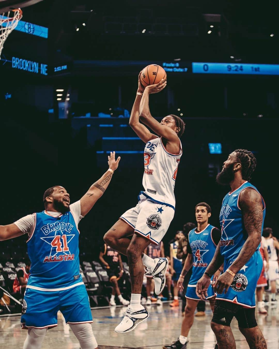 アンドワンのインスタグラム：「Legends aren't born, they ‘Rise’ - Brodie League showed out in NYC this past weekend!」