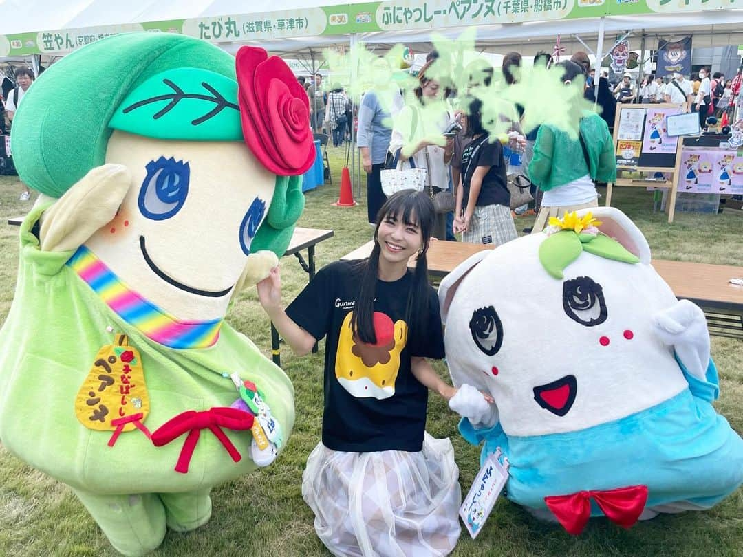 寺嶋由芙のインスタグラム：「【千葉県船橋市　ペアンヌちゃん、ふにゃっしー】 ・ ふなっしーの幼馴染、ぺアンヌちゃんと、ふなっしーの飼い猫、ふにゃっしー！仲良しでかわいい｡ﾟ(ﾟ´ω`ﾟ)ﾟ｡ ・ #ご当地キャラカーニバル #ぐんま #ぐんまちゃん #ぐんまちゃん30周年 #ゆるキャラ #ご当地キャラ #アイドル #yuruchara #idol #japaneseidol #千葉県 #船橋市 #ペアンヌ #ふにゃっしー」