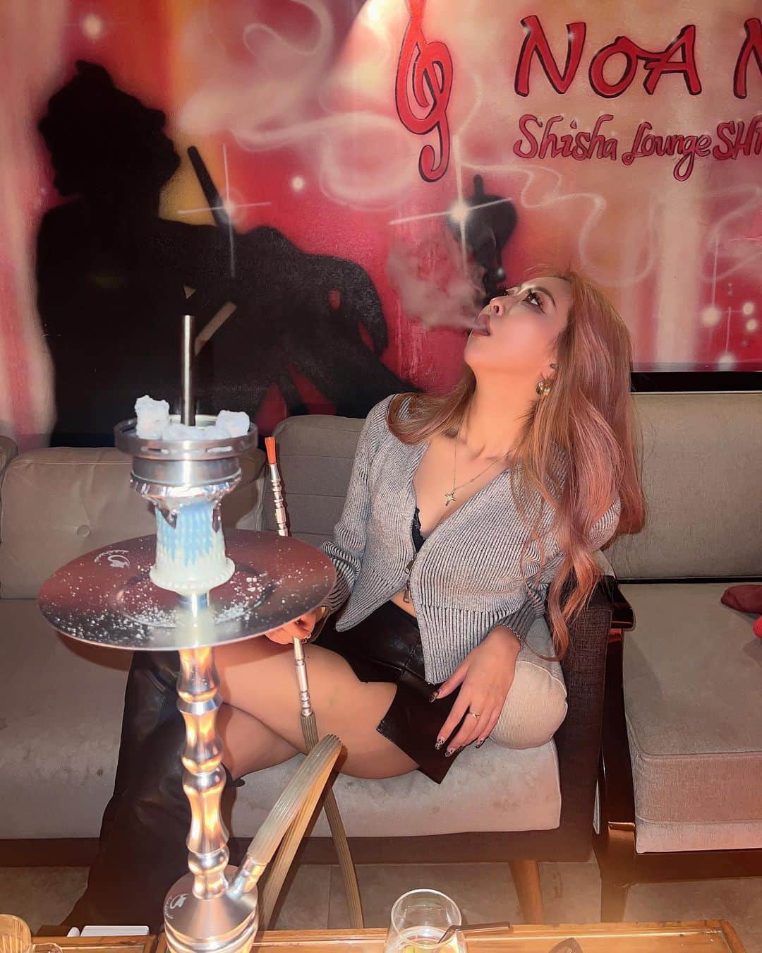 まあーか（まかたん）さんのインスタグラム写真 - (まあーか（まかたん）Instagram)「𝓢𝓱𝓲𝓼𝓱𝓪🕌 煙の魔術師修行😶‍🌫️ #シーシャ #シーシャバー #渋谷#宮下パーク」11月28日 12時52分 - m_k_gram