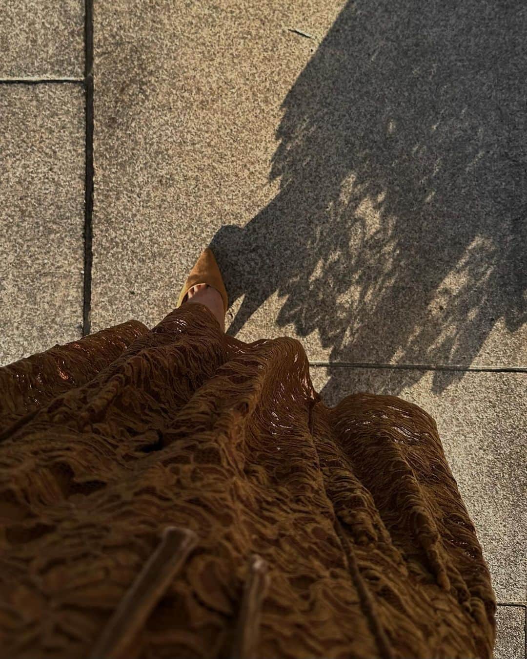 宮本沙恵さんのインスタグラム写真 - (宮本沙恵Instagram)「レースの陰が可愛い…♡ 着用してるビジューアクセセットも本日発売です💎」11月28日 13時12分 - saebi