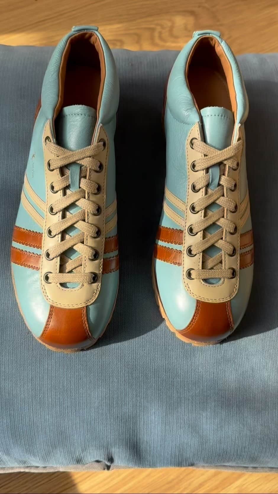 ツェハのインスタグラム：「Carl Hässner LIGA Vibram Edition NEW COLLECTION 👉 Jetzt ONLINE  #vibram #liga  #libero  #zehaberlin #wm66 #trainer #derby #sneakers #shoes #footwear #retrosneakers #vintage #berlin #sportgeschichte #newcollection #oldgermanbrand #mensfashion #fashion #fashionstyle #50s #vibramsole #vintagesoccer #soccer #calcio #fussball #storiadelcalcio #football #vintagefootball #ddr #vibram #pantone2024」