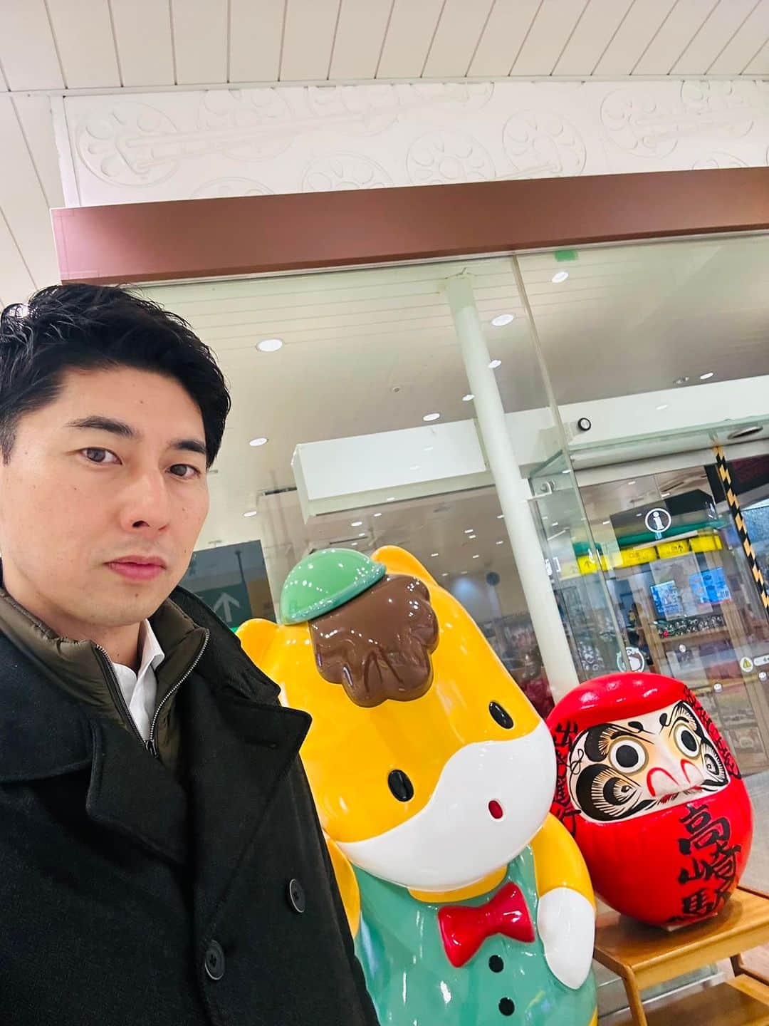 中曽根 康隆さんのインスタグラム写真 - (中曽根 康隆Instagram)「午前中は某雑誌の対談インタビュー。キャノングローバル戦略研究所の峯村先生と安全保障関連の話、特に「政治家の役割」という視点から意見交換させて頂きました。大変勉強になる時間となりました。発売は来年1月、またご案内します。  夕方から弾丸地元往復。前橋事務所では群馬県看護連盟の島崎会長と群馬県看護協会の神山会長から看護師の賃金アップに関する極めて重要な要望を頂きました。  その後は山本龍前橋市長のマニュフェスト発表会に参加。今、大きく動き出している前橋を、引き続き市長と共に盛り上げてまいります。」11月28日 13時24分 - yasutaka_nakasone